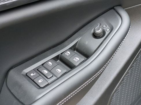 New 2025 Jeep Grand Cherokee Laredo X image 12