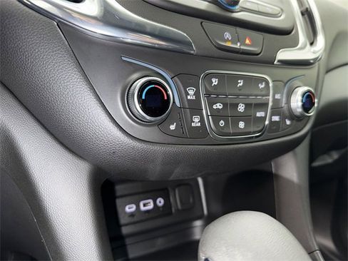 Certified 2022 Chevrolet Equinox LT image 28