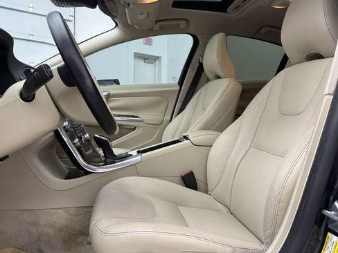Used 2015 Volvo S60 T5 Platinum image 12