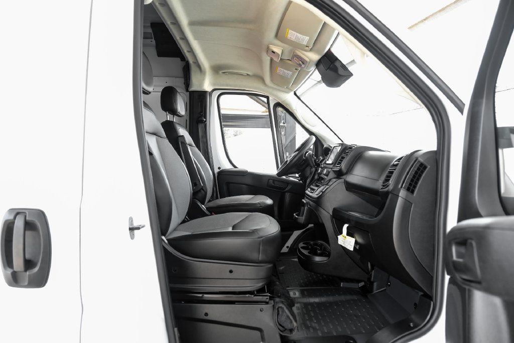 Used 2025 RAM ProMaster 2500 w/ Convenience Group FWD image 32