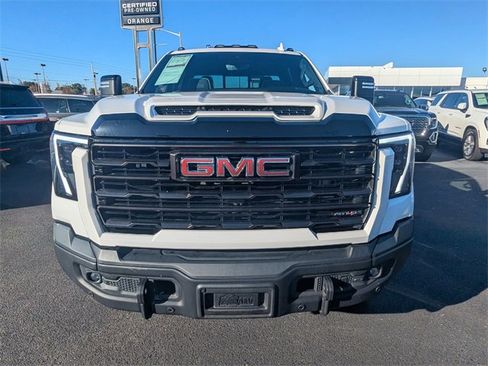 Used 2024 GMC Sierra 2500 AT4X w/ AT4X AEV Edition image 9