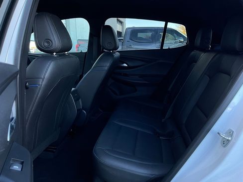 Used 2025 Buick Envista Sport Touring image 11