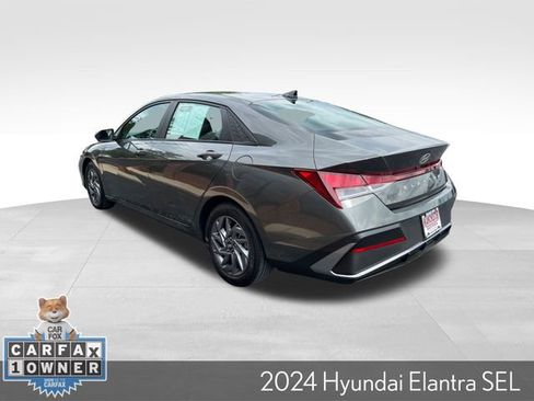 Used 2024 Hyundai Elantra SEL FWD image 6