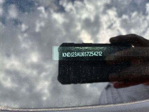 Used 2025 Kia Soul LX w/ LX Technology Package image 22