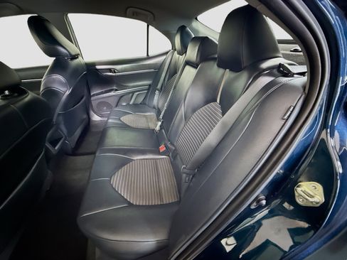 Used 2020 Toyota Camry SE FWD image 24