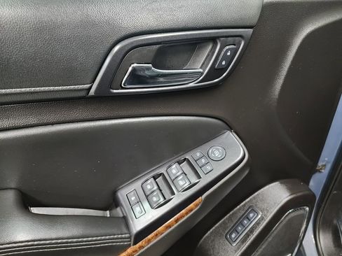 Used 2016 Chevrolet Suburban LTZ image 10