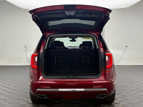 Used 2022 GMC Acadia Denali w/ Denali Ultimate Package FWD image 10