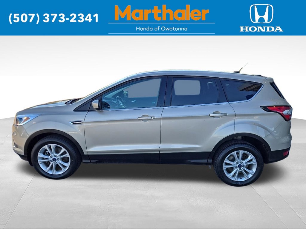 Used 2017 Ford Escape SE w/ SE Cold Weather Package AWD/4WD image 2