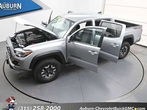 Used 2023 Toyota Tacoma TRD Off-Road image 33