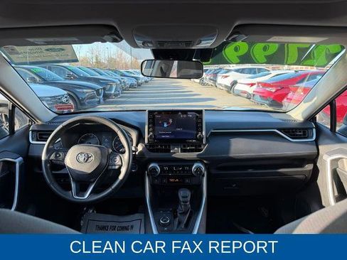 Used 2022 Toyota RAV4 XLE w/ Convenience Package image 4