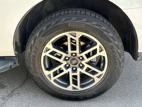 Certified 2025 Ford Expedition Active image 11