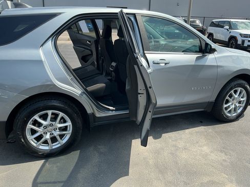 Used 2023 Chevrolet Equinox LT w/ Driver Convenience Package image 15