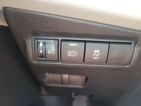 Used 2026 Toyota Corolla Cross L FWD image 23