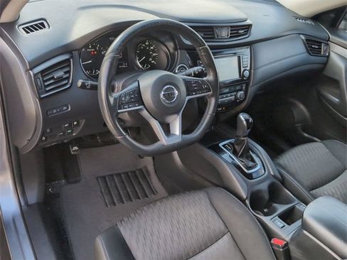 Used 2018 Nissan Rogue SV w/ Premium Package image 10
