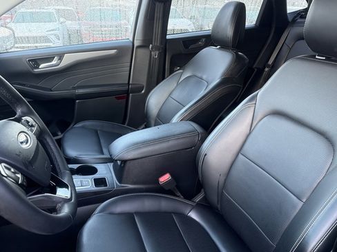 Used 2023 Ford Escape Platinum w/ Class II Trailer Tow Package image 5