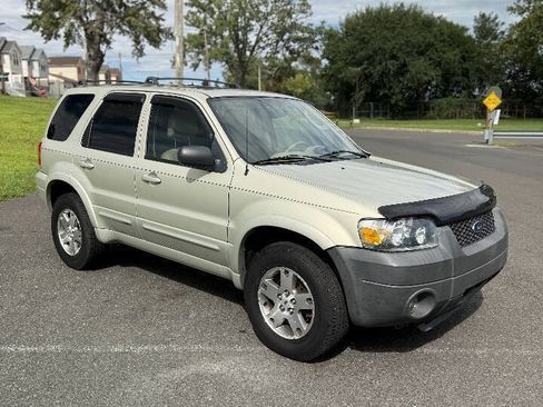 Used 2005 Ford Escape Limited AWD/4WD image 11