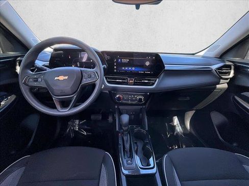 Certified 2025 Chevrolet TrailBlazer LT FWD image 16