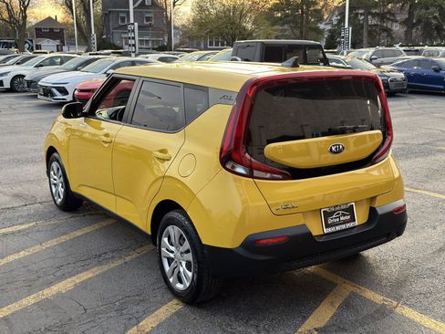 Used 2020 Kia Soul LX FWD image 8