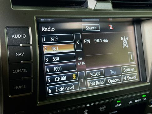 Used 2014 Lexus GX 460 w/ Premium Package image 21