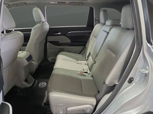 Used 2018 Toyota Highlander Limited Platinum AWD/4WD image 22