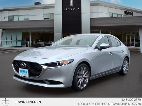 Used 2019 MAZDA MAZDA3 Sedan w/ Preferred Package image 4