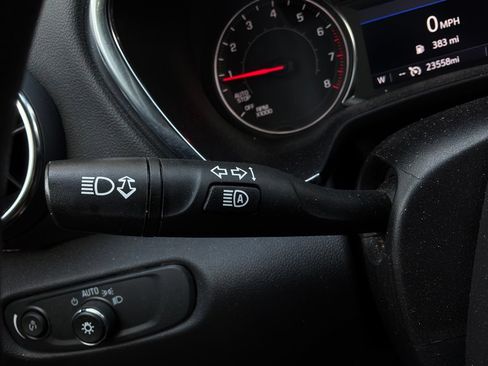 Used 2025 Chevrolet Blazer LT FWD image 41
