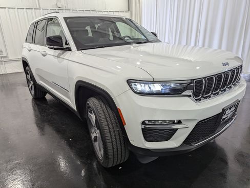 Used 2023 Jeep Grand Cherokee 4WD 4xe w/ Luxury Tech Group II image 5