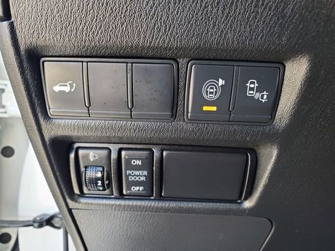 Used 2017 Nissan Armada SL w/ Technology Package image 18