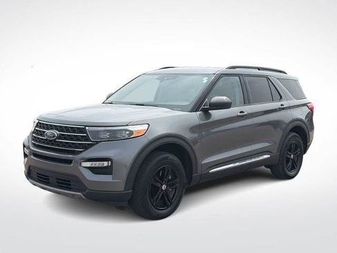 Certified 2024 Ford Explorer XLT w/ Equipment Group 202A AWD/4WD image 4