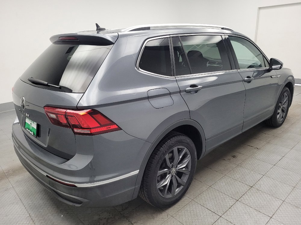 Used 2024 Volkswagen Tiguan SE FWD image 9