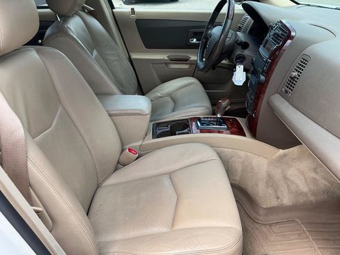 Used 2006 Cadillac SRX w/ Seating Package RWD image 10