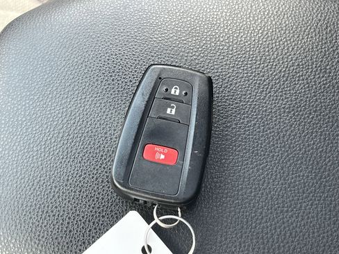 Used 2019 Toyota RAV4 XLE w/ All Weather Liner Package AWD/4WD image 32