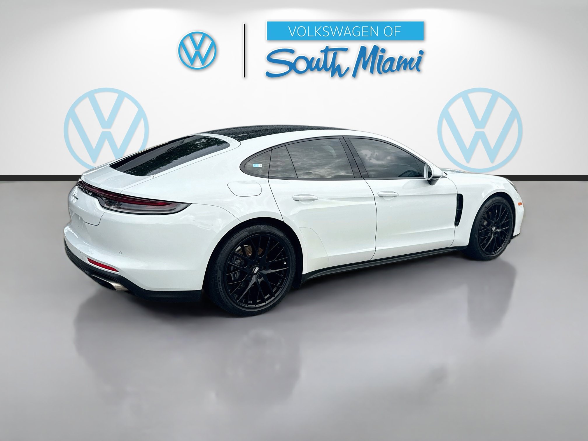 Used 2023 Porsche Panamera w/ Premium Package RWD image 7