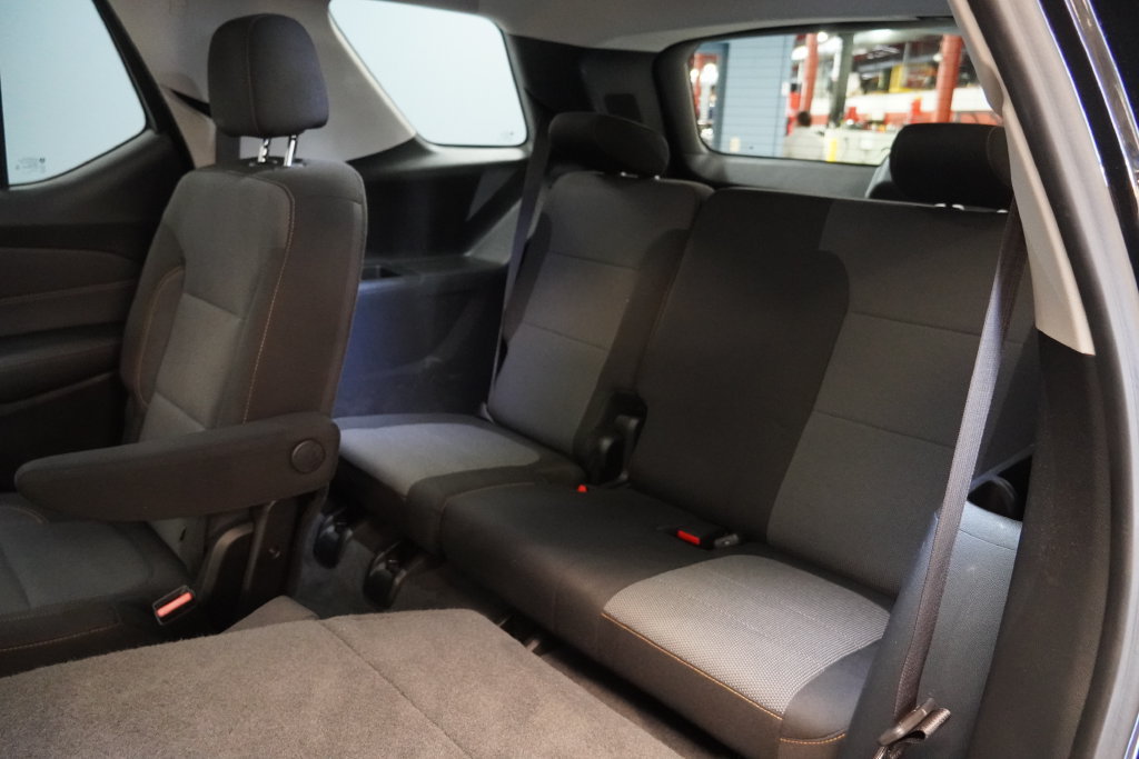 Used 2021 Chevrolet Traverse LT FWD image 22