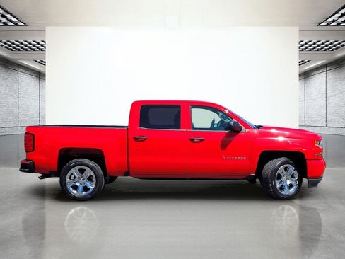 Used 2018 Chevrolet Silverado 1500 Custom w/ Custom Value Package RWD image 6