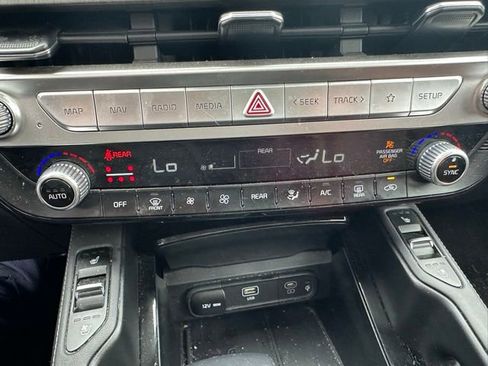 Used 2023 Kia Telluride EX w/ EX Captain's Chair Package FWD image 14