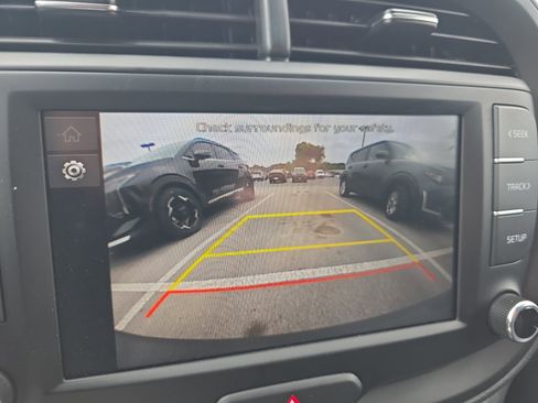 Certified 2025 Kia Soul LX image 13