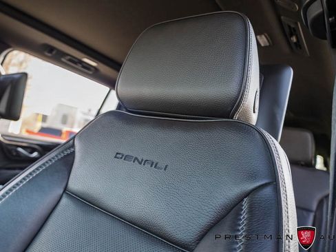 Used 2021 GMC Yukon XL Denali w/ Denali Premium Package image 33