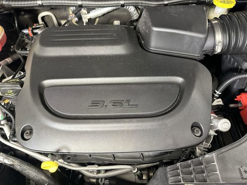 Used 2022 Chrysler Pacifica Touring-L w/ S Appearance Package FWD image 28