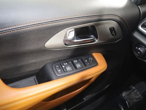 Used 2024 Chrysler Pacifica Pinnacle image 35