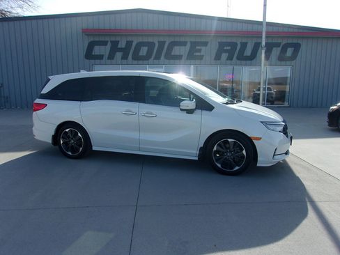 Used 2022 Honda Odyssey Elite image 2