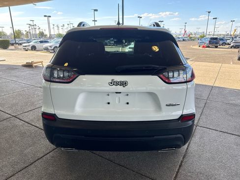 Used 2022 Jeep Cherokee Latitude Lux w/ Sun & Sound Group FWD image 5