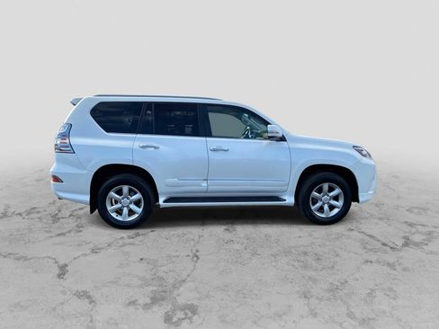 Used 2017 Lexus GX 460 w/ Navigation Package image 9