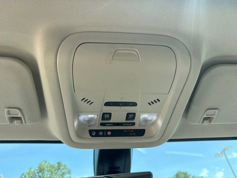Used 2021 GMC Acadia Denali w/ Denali Technology Package FWD image 20