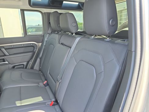 Certified 2025 Land Rover Defender 110 S AWD/4WD image 15