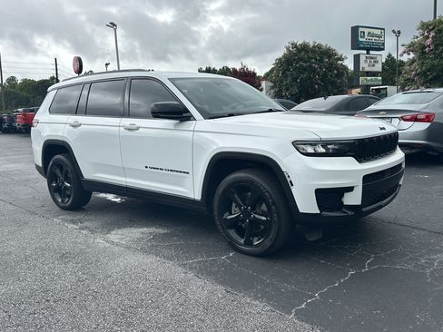 Used 2023 Jeep Grand Cherokee L Laredo AWD/4WD image 2