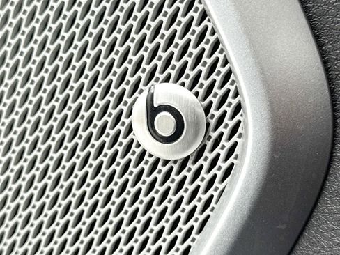 Used 2018 Jeep Renegade Latitude w/ UConnect 8.4 Nav Group image 7