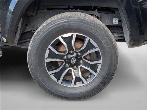 Used 2020 Toyota Tacoma TRD Sport w/ TRD Premium Sport Package image 3
