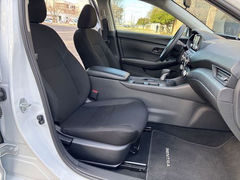 Used 2025 Nissan Sentra S image 22