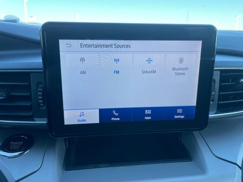 Used 2023 Ford Explorer XLT w/ Equipment Group 202A AWD/4WD image 15